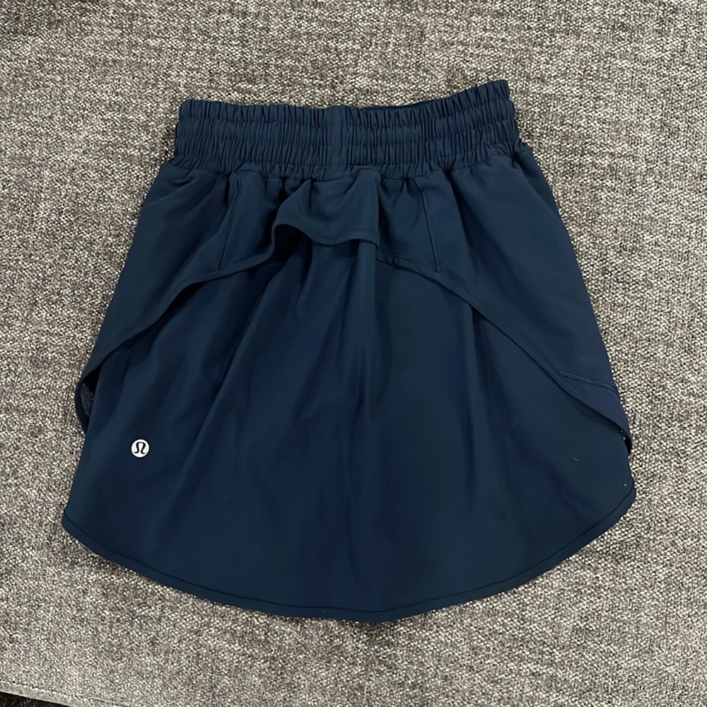 Lululemon Hotty Hot High Rise Skirt in Navy - NWOT